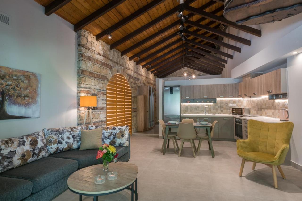 Casa Leone, Cosy Apartment Overlooking The Square Spílion Exterior photo