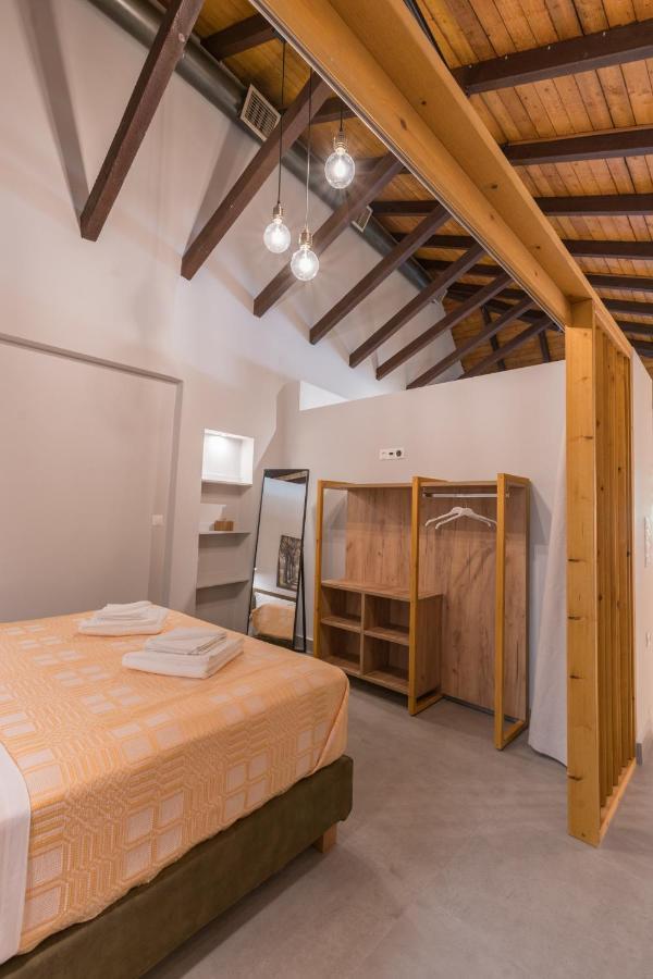 Casa Leone, Cosy Apartment Overlooking The Square Spílion Exterior photo