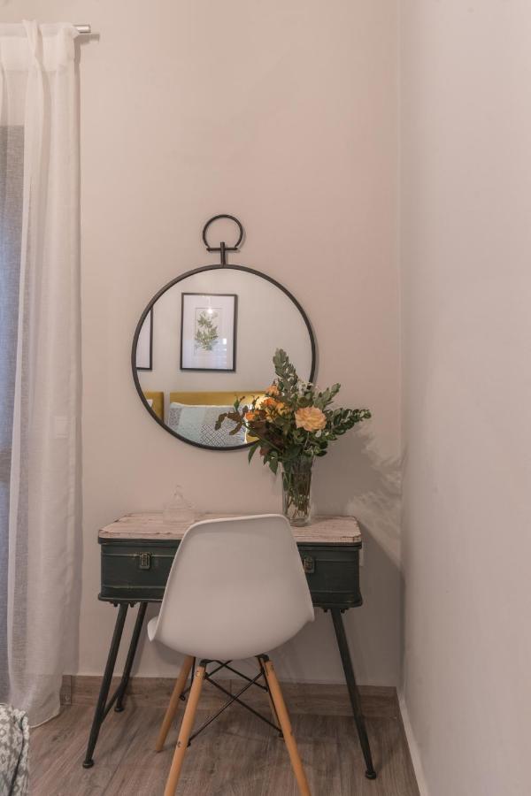 Casa Leone, Cosy Apartment Overlooking The Square Spílion Exterior photo