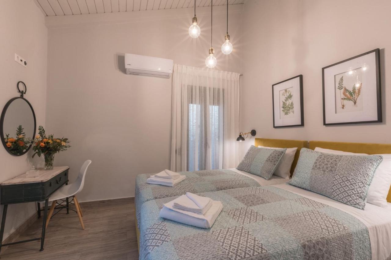 Casa Leone, Cosy Apartment Overlooking The Square Spílion Exterior photo